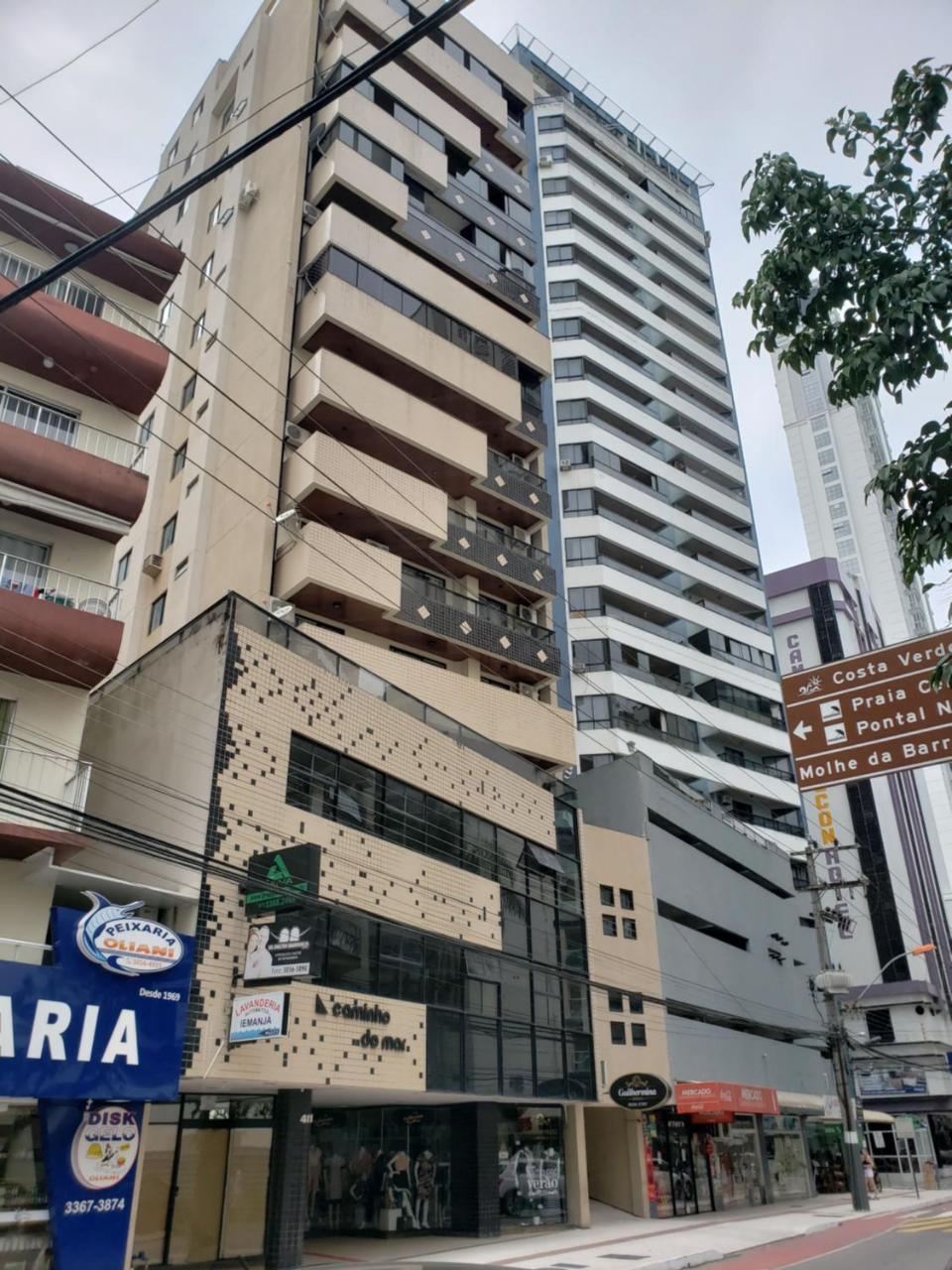 03 Quartos, 50mt Mar, Em Apartamento